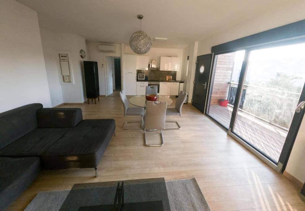"Le Relax" - Velaux Appart Climatise - 6 Pers Avec Terrasse A 15 Min Plage Et Aeroport Extérieur photo